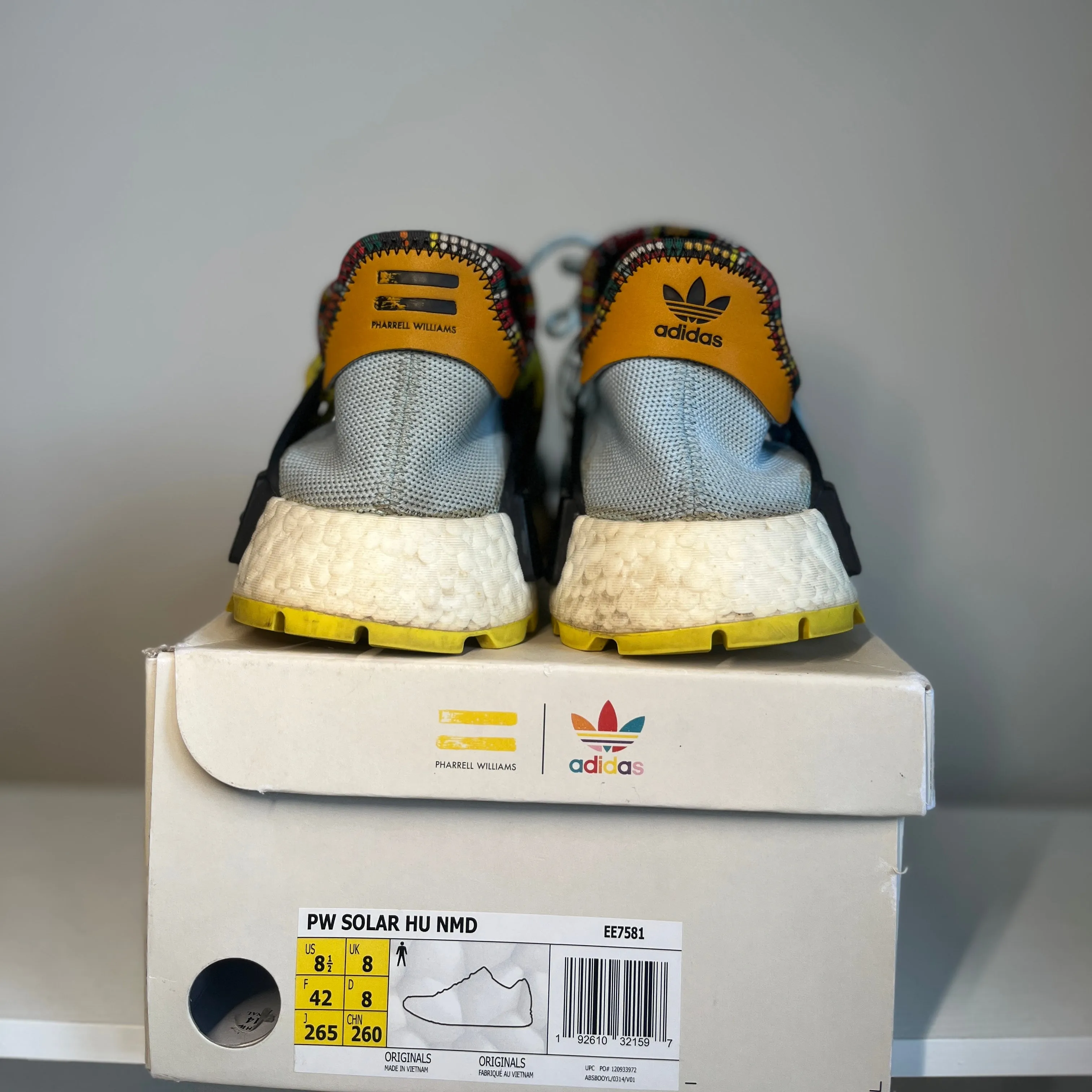 adidas NMD Hu Pharrell Inspiration Pack Clear Sky *pre-owned* (SIZE 8.5)