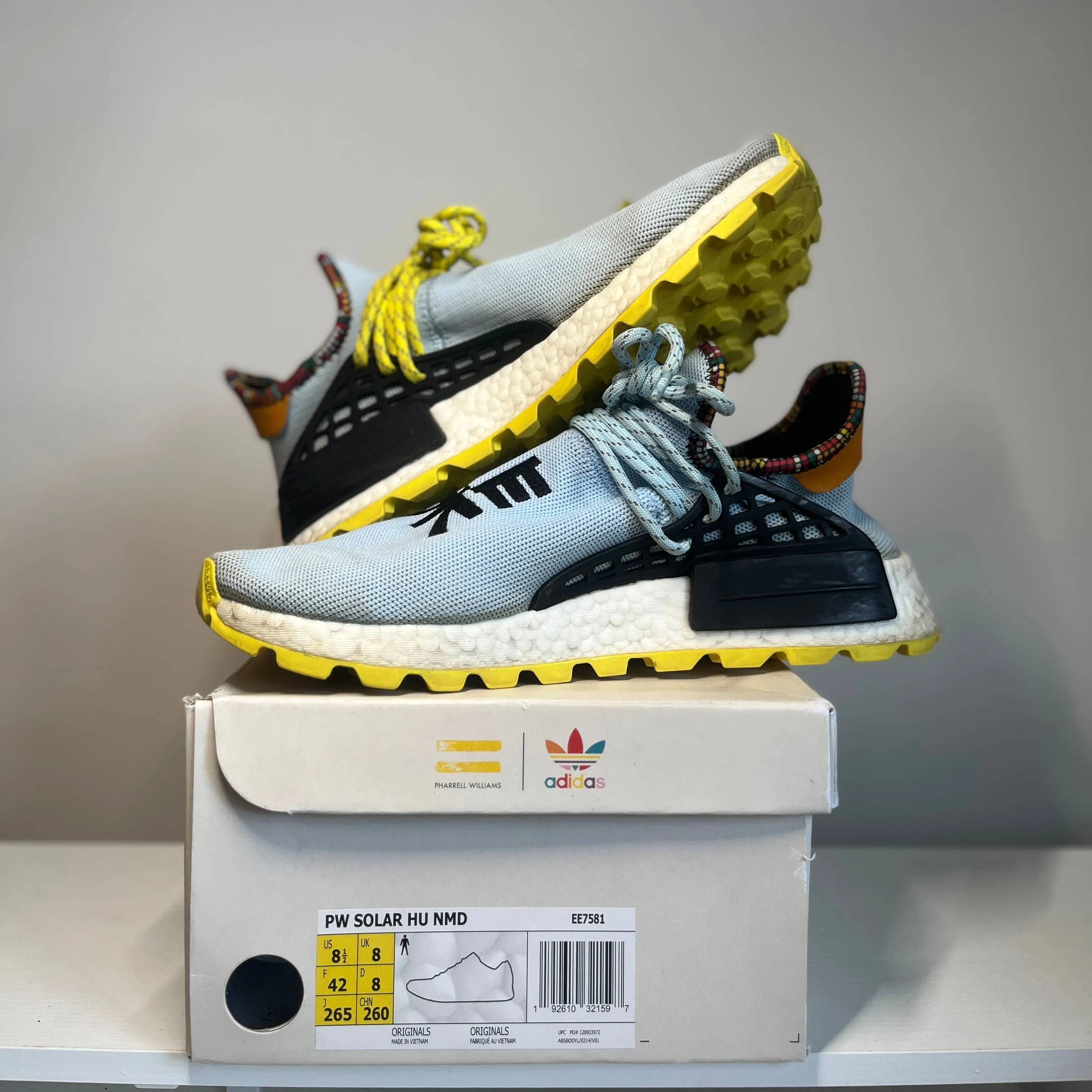 adidas NMD Hu Pharrell Inspiration Pack Clear Sky *pre-owned* (SIZE 8.5)