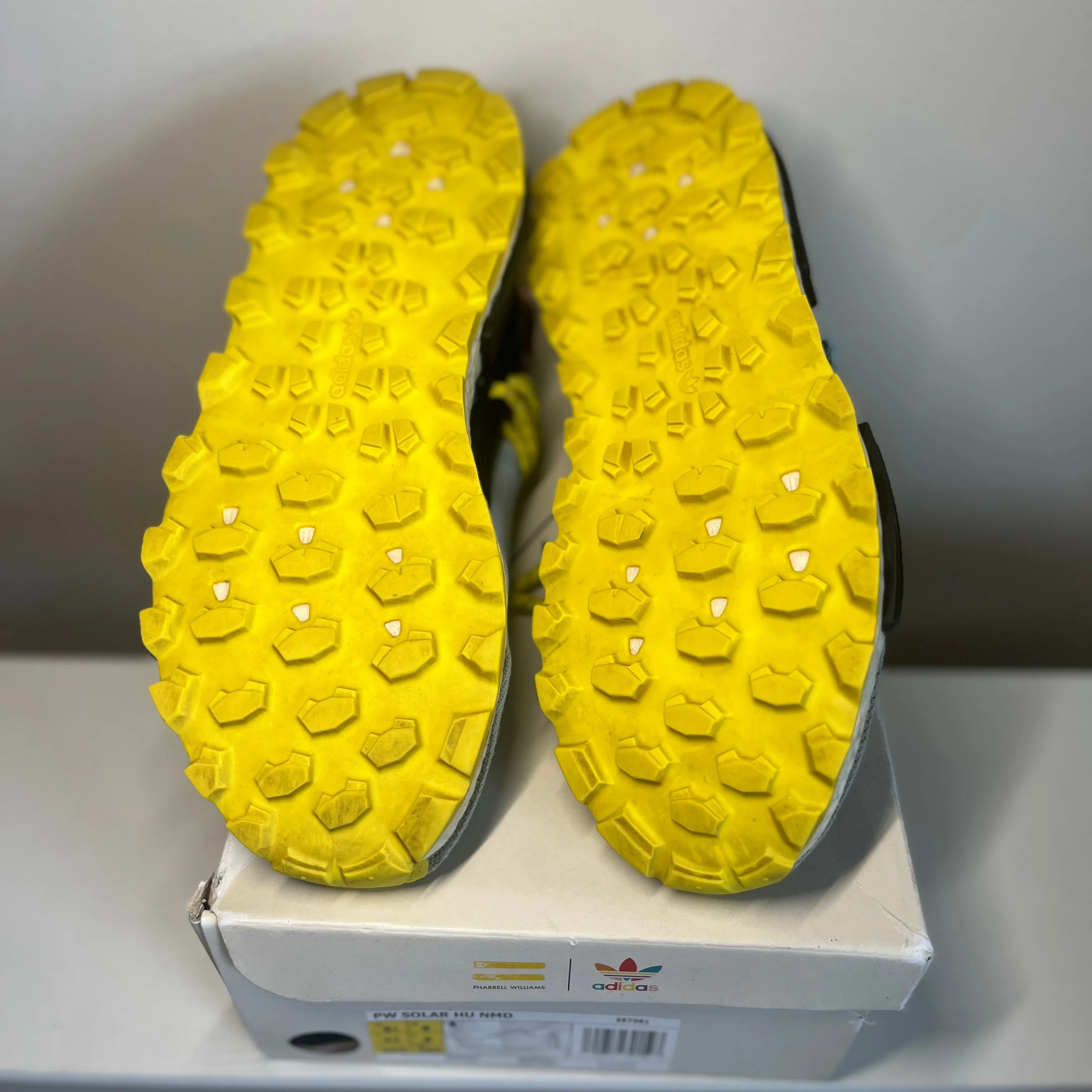 adidas NMD Hu Pharrell Inspiration Pack Clear Sky *pre-owned* (SIZE 8.5)