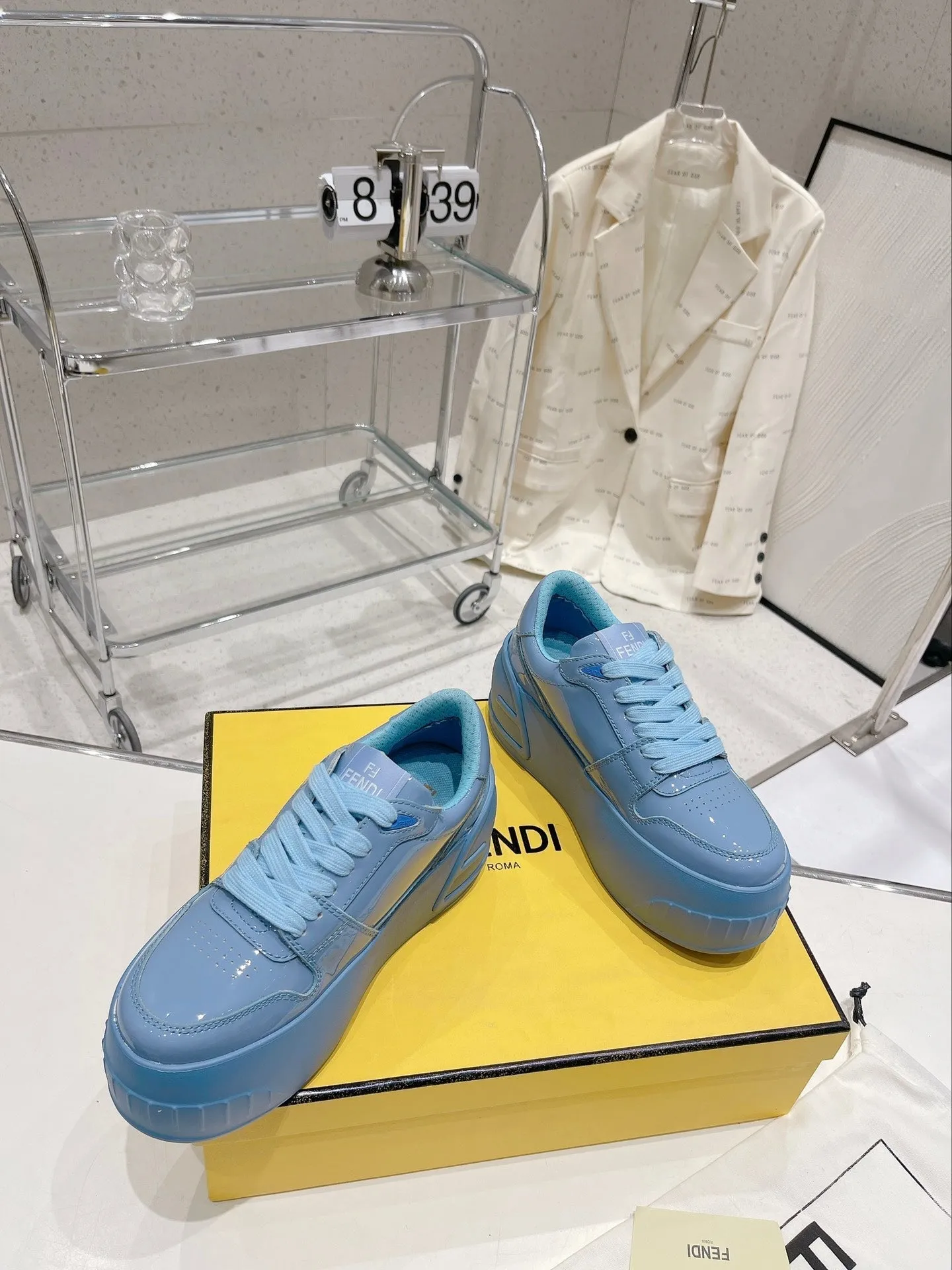 FENDI IN BLUE Trackable LOW-TOP CERULEAN TRAINER CALFSKIN Shipping guarantee FENDI