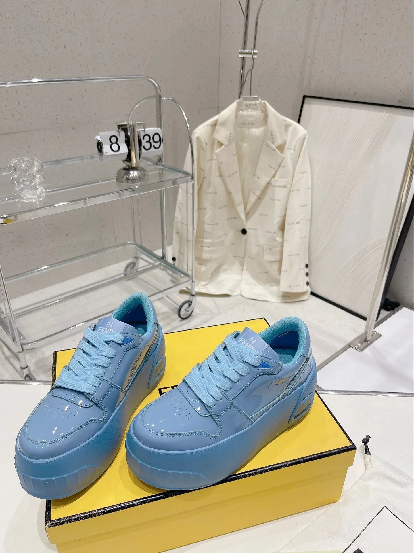 FENDI IN BLUE Trackable LOW-TOP CERULEAN TRAINER CALFSKIN Shipping guarantee FENDI