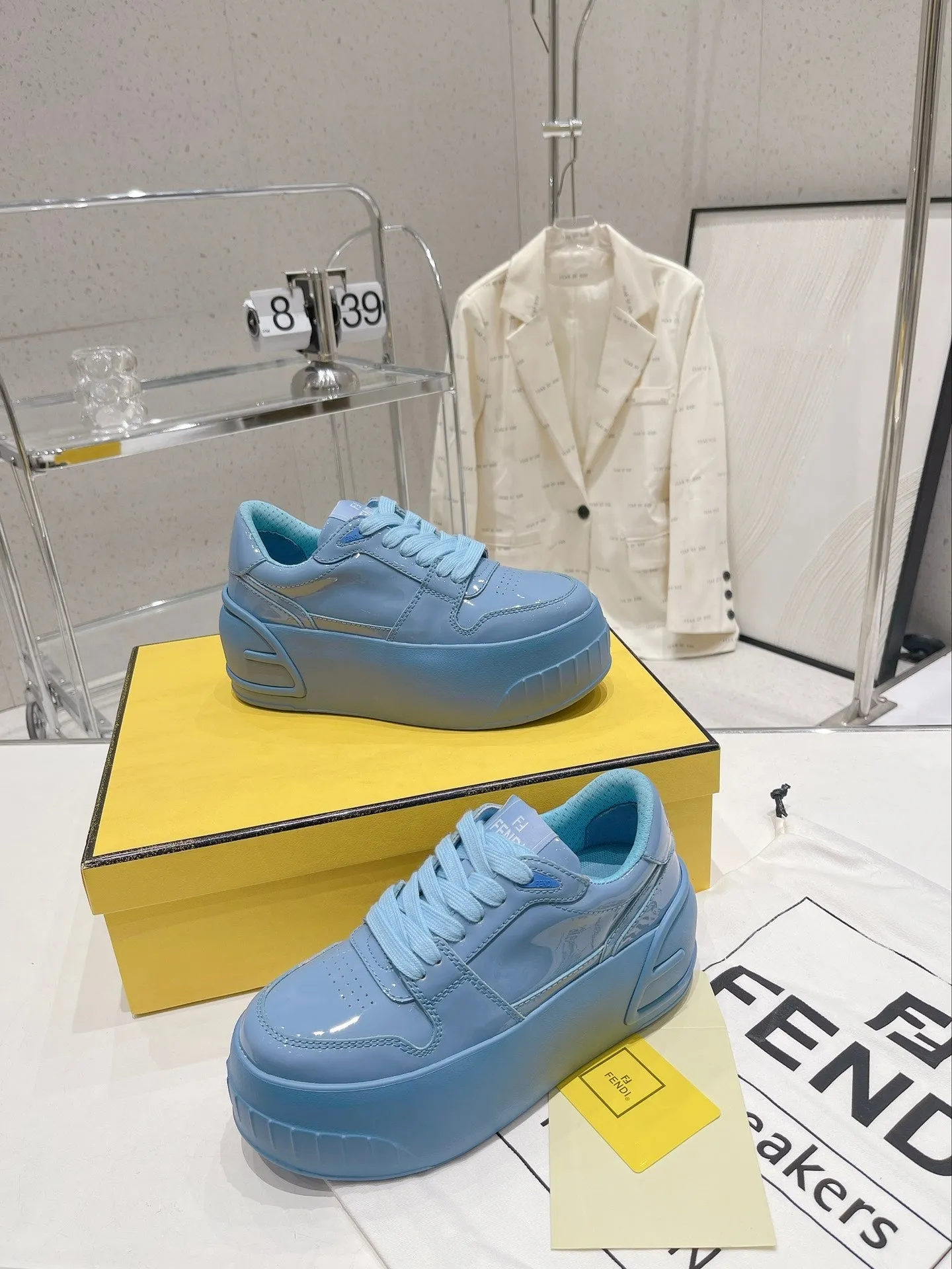 FENDI IN BLUE Trackable LOW-TOP CERULEAN TRAINER CALFSKIN Shipping guarantee FENDI