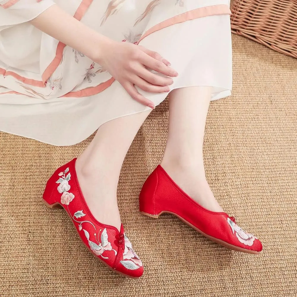 Floral Handmade Embroidered Shoes for Women Retro Classic Ballet High Heels Shoes Pointed Toe Slip On Comfortable Loafer Mary Jane Flats Cheongsam Shoes
