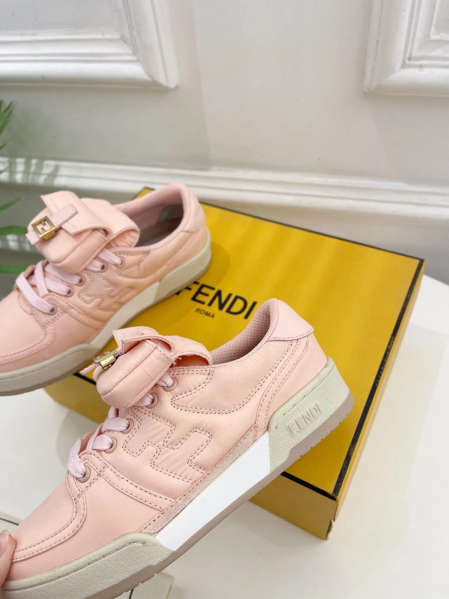 IN LAMBSKIN LIGHT TRAINER Only available now PINK SNEAKER FENDI VR-enabled FENDI