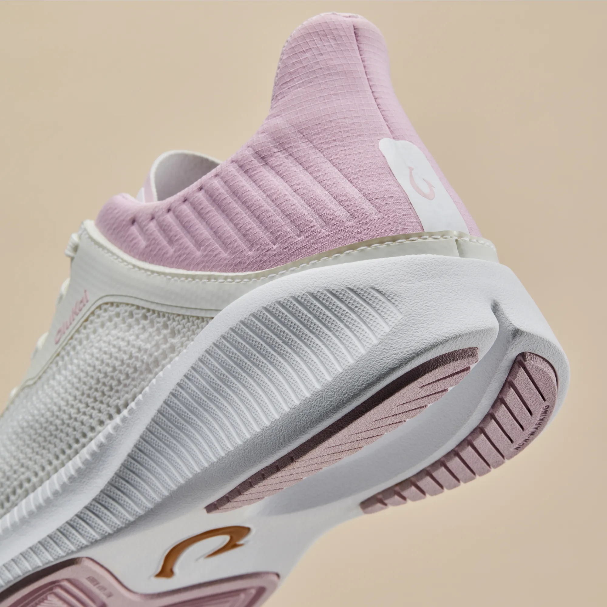 Island Hopper - Bright White / Cotton Candy