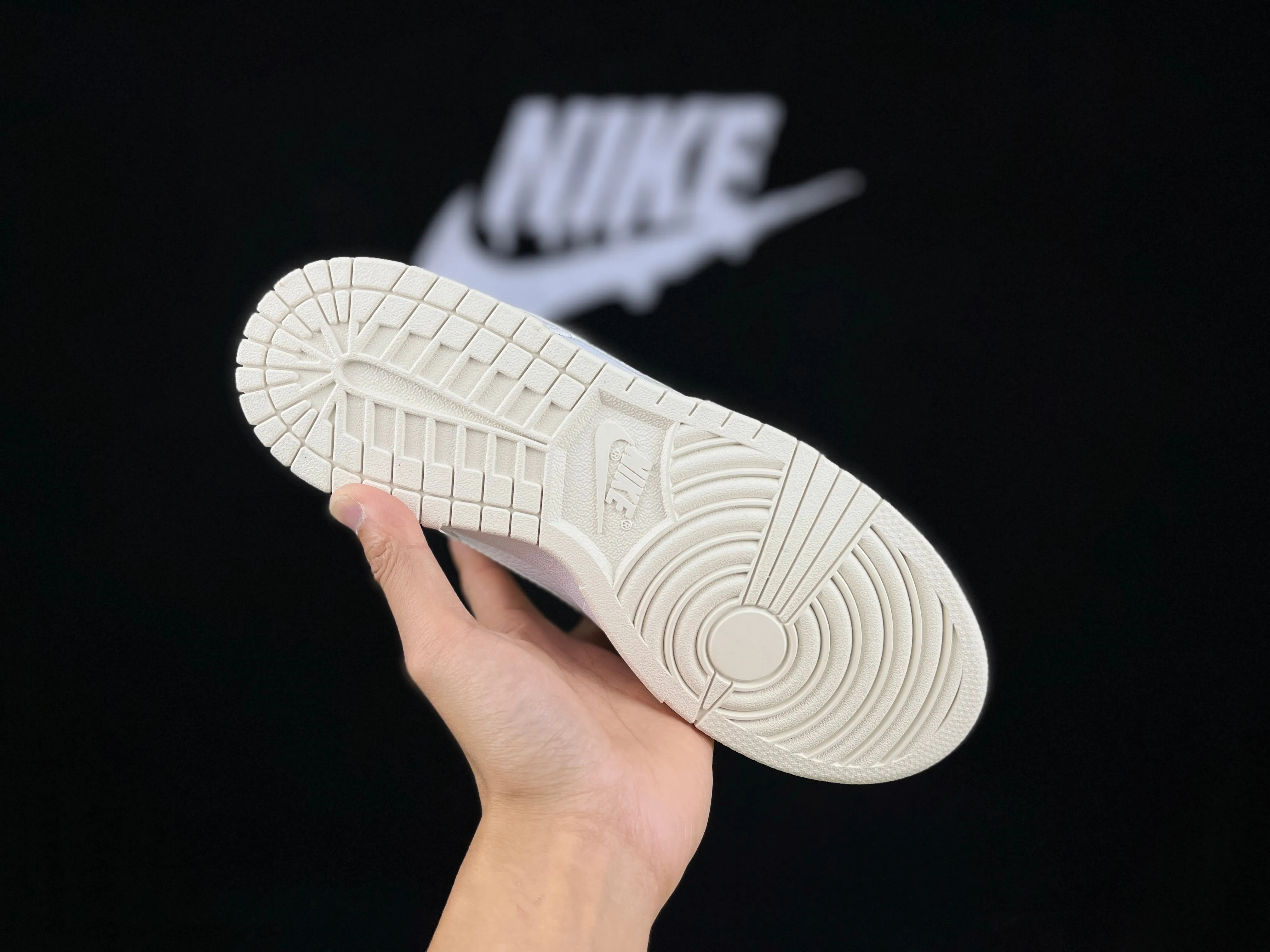 NIKE AIR 1 Holiday markdown "Light Green" FORCE Hot-ticket item