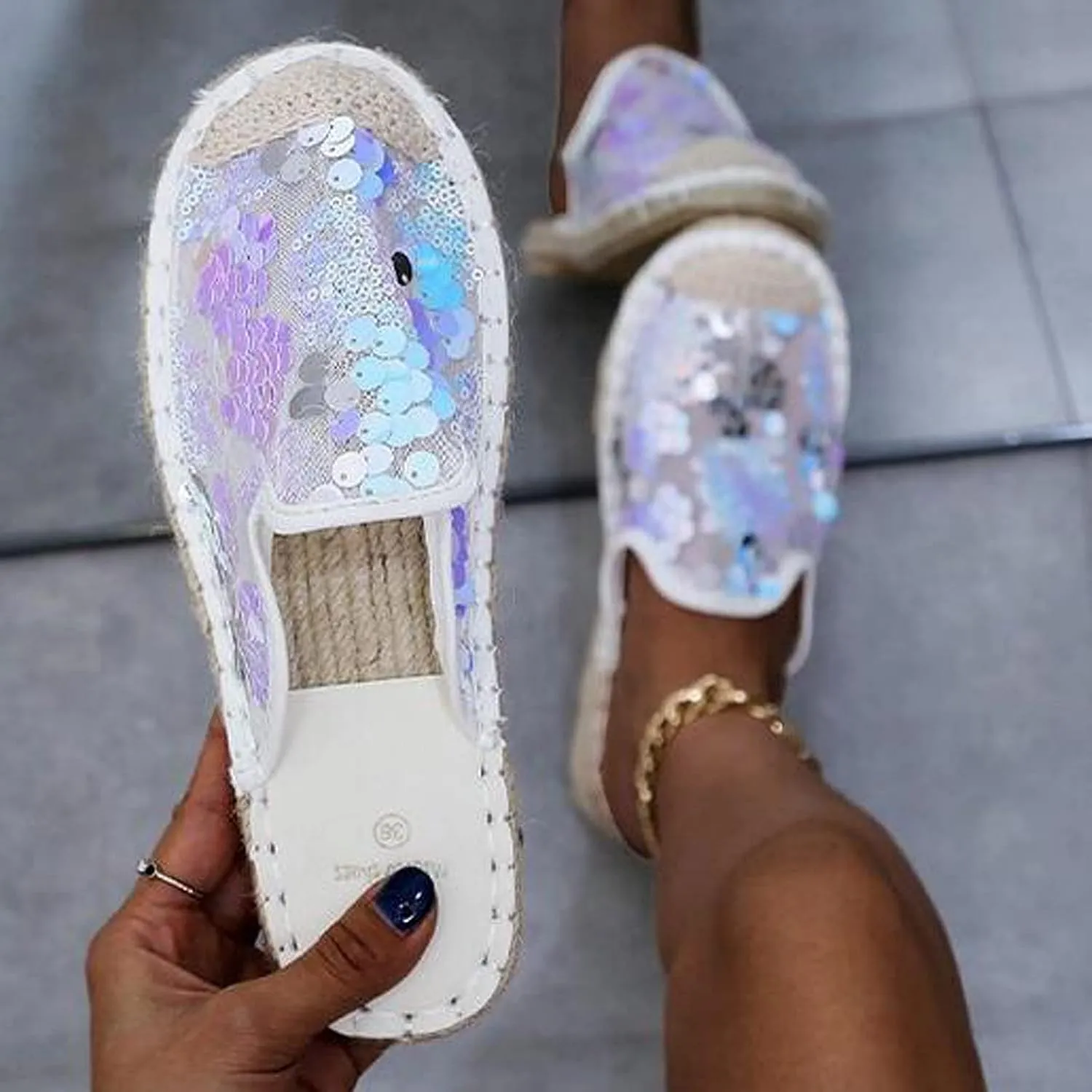 oiangi Sparkly Glitter Sandals for Women Casual Summer Closed Toe Slip-on Espadrille Flat Slipper Elegant Comfortable Home Outdoor Shoes Flip Flops