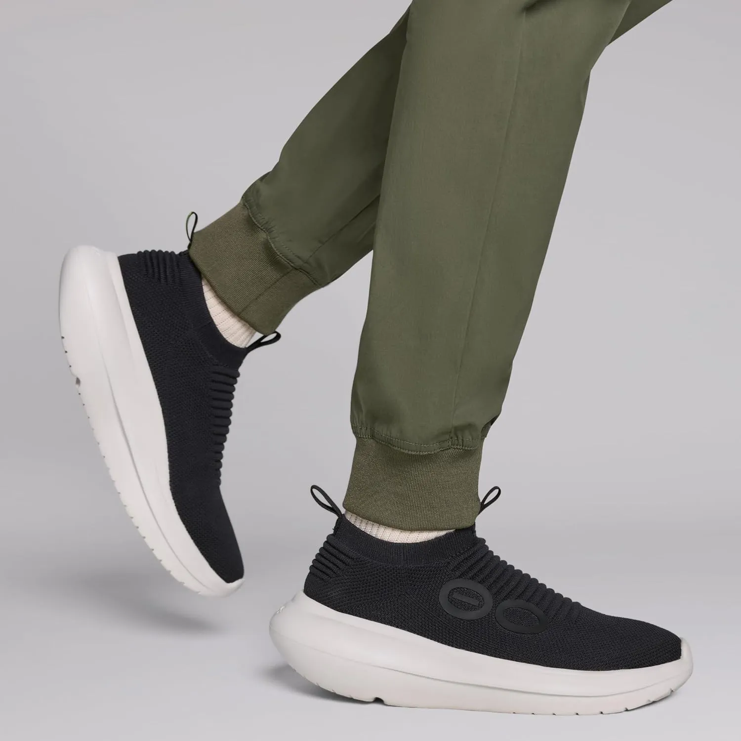 OOFOS Men's Oomy Zen Sneaker