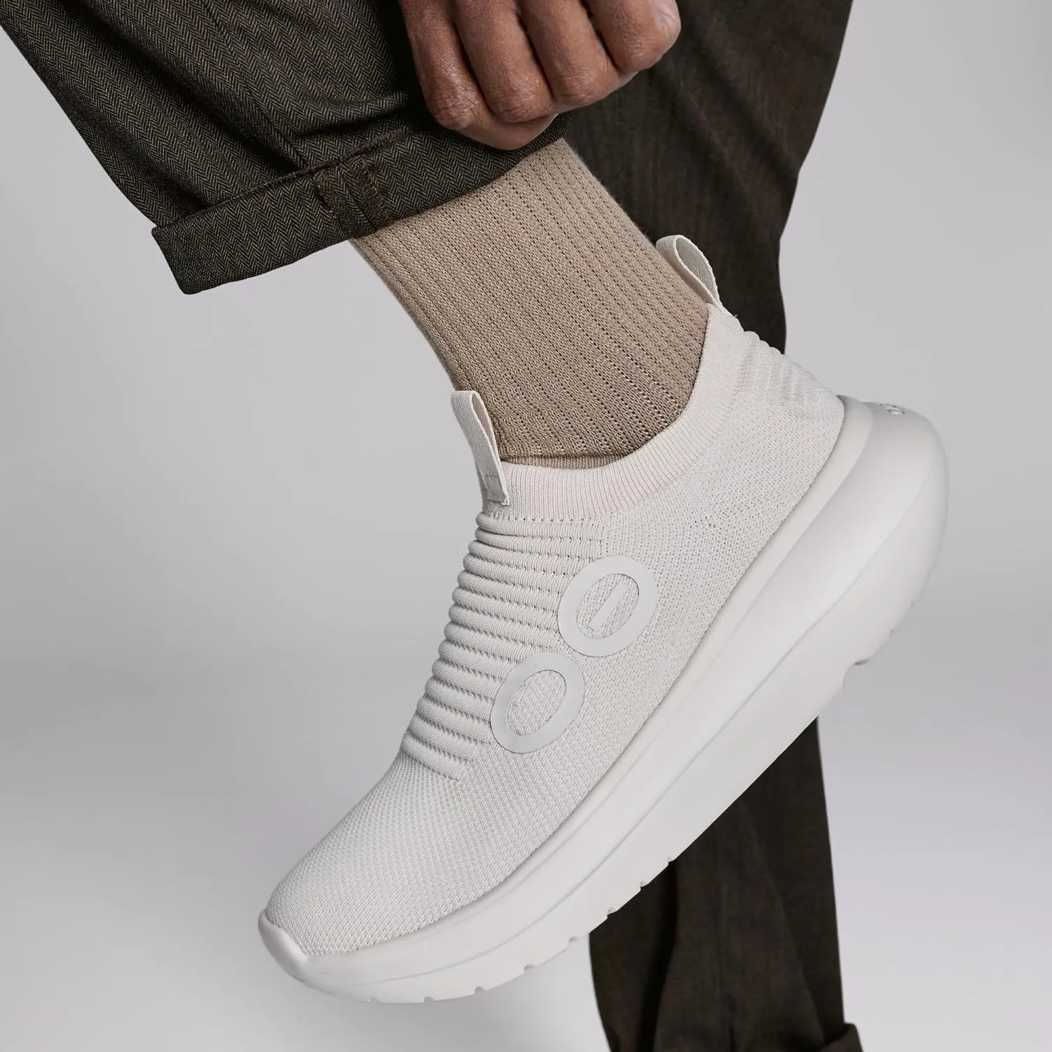 OOFOS Men's Oomy Zen Sneaker