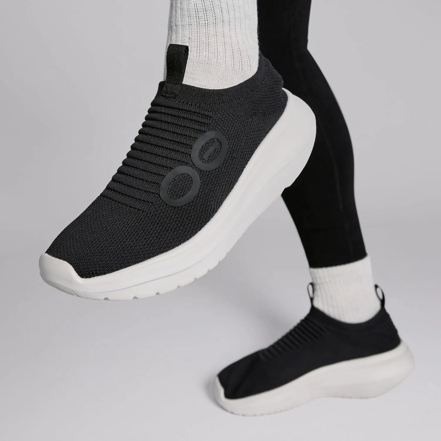 OOFOS Men's Oomy Zen Sneaker