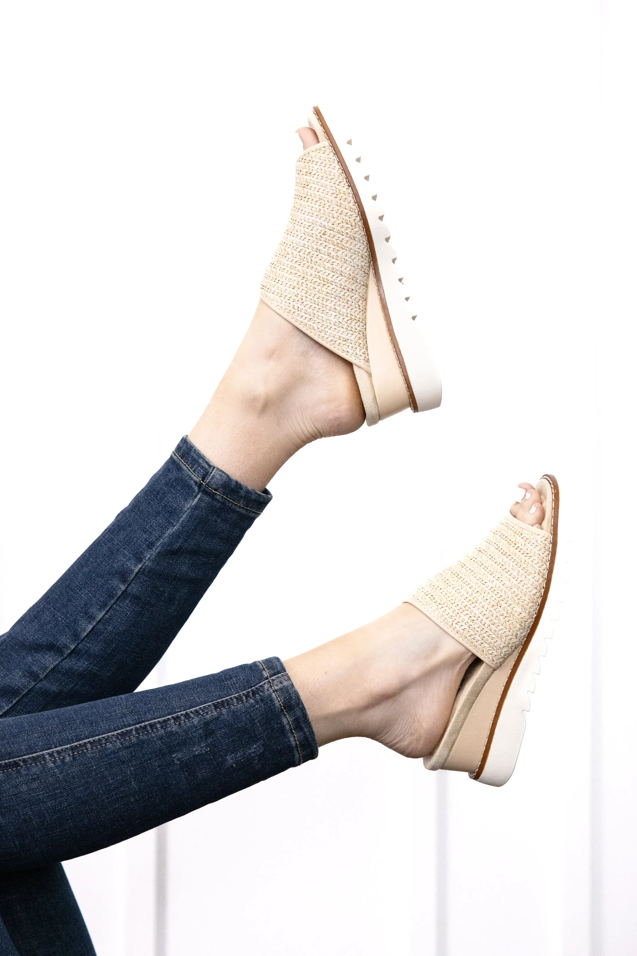 Pierre Dumas Expand Women's Raffia Woven Slide On Sandal