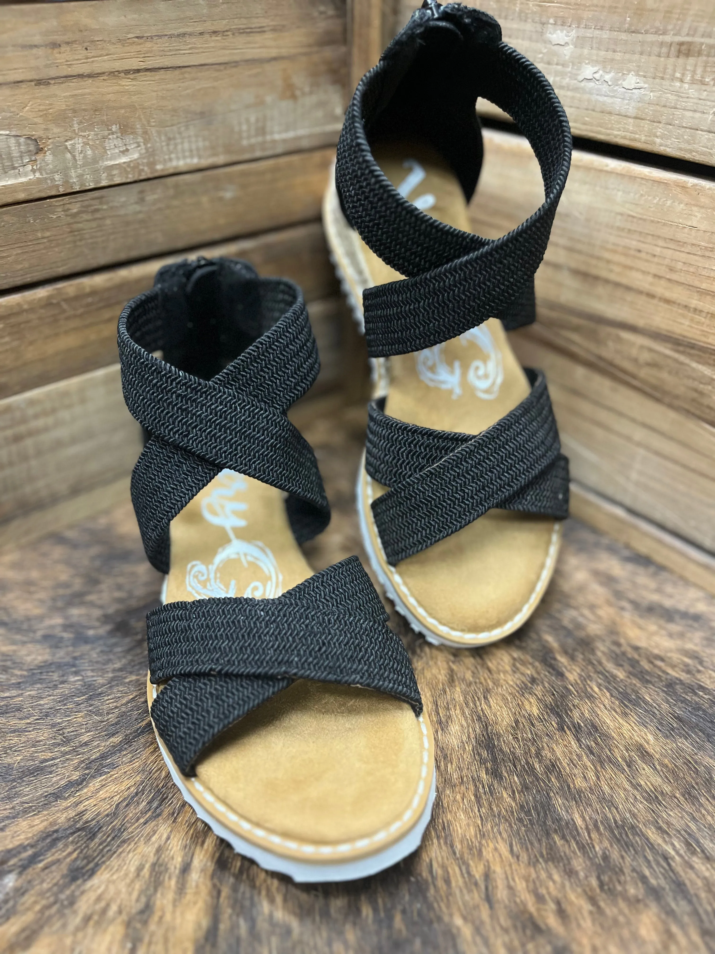 Very G Sadie Black 2 Sandal