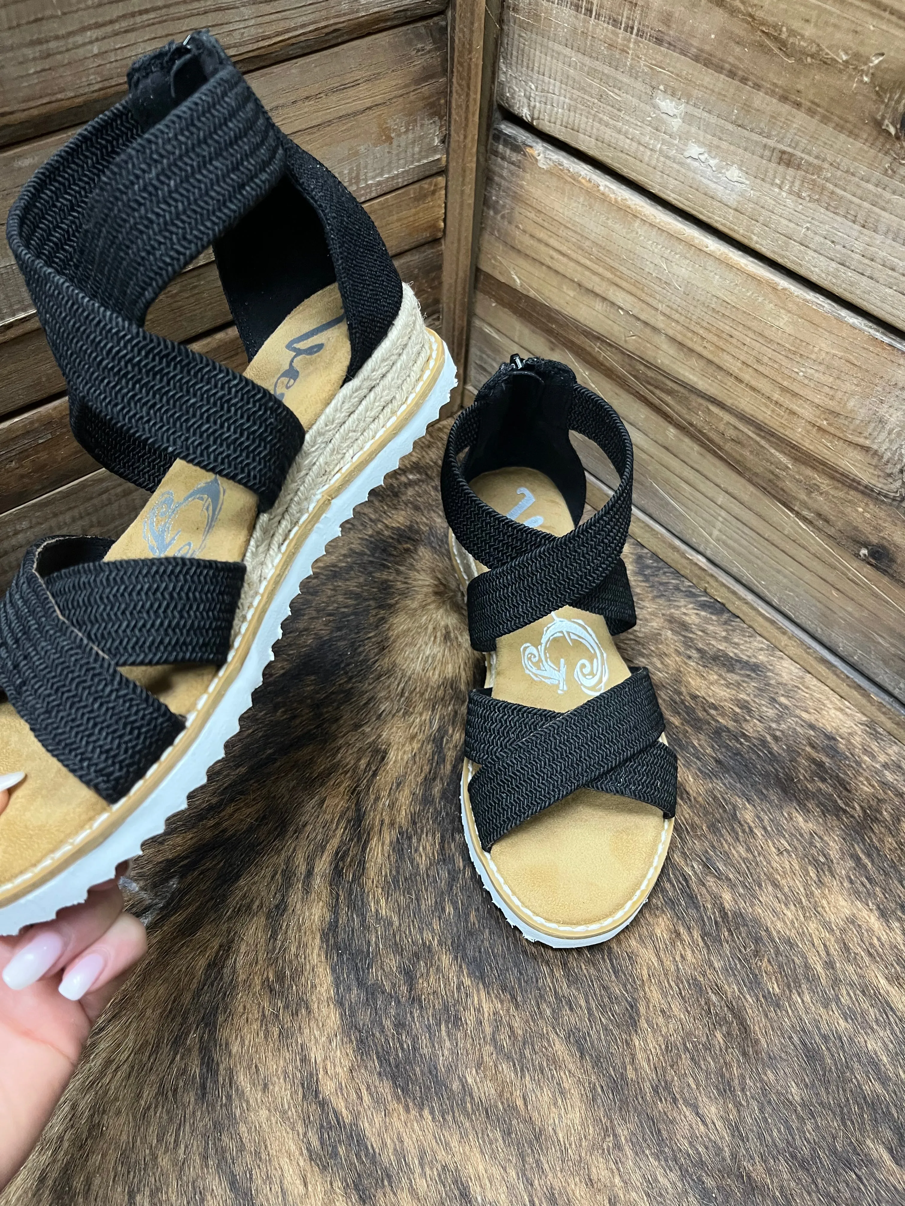 Very G Sadie Black 2 Sandal
